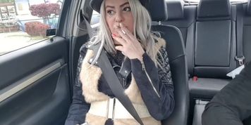 Driver taxi screw this girl in a public station after shopping (lolyamateur)