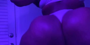 Booty like whoa