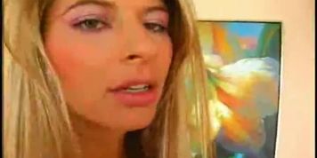 Her first lesbian pussy kisses and clitoris licking