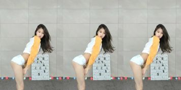 BJ?? SEOA (BAAM - MOMOLAND) Sexy Dance