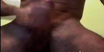 Ripped Guy Jacks Off His Hard Cock