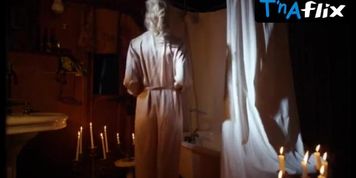 Christina Collard Nude Scene  in Dracula: The Impaler