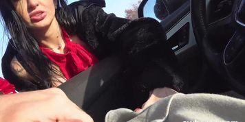 Peter Stallion picks up Vitoria Vontese for bareback anal car sex at Swhores