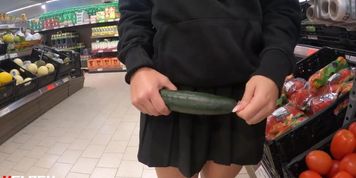 Student masturbates with cucumber in store