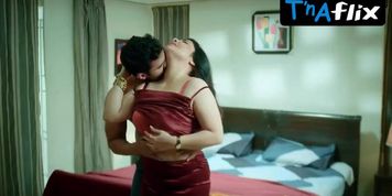 Rajsi Verma Butt,  Breasts Scene  in Gulab Jamun