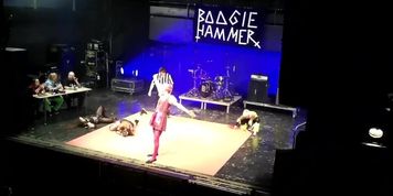 fem wrestling girl put to sleep with headscissor at the end