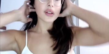Selena Gomez Lookalike Camgirl