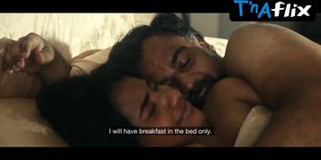 Tharanya Tharan Sexy Scene  in Shantaram