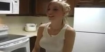 Britney - iheartbabes washing dishes