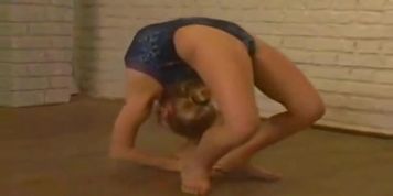 Flexible Ukrainian girls, Nastya and Vika