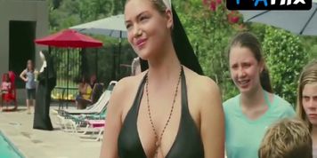 Kate Upton Sexy Scene  in The Three Stooges