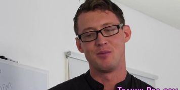 Transexual prozzie blows