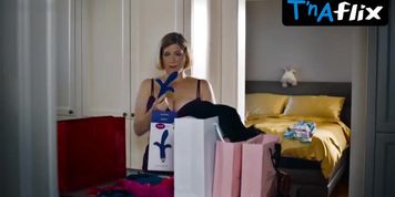 Ines Honsel Butt,  Breasts Scene  in Vorstadtweiber