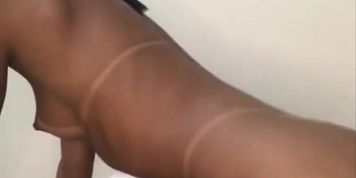 GP Jadde Macedo compila&ccedil;&atilde;o sensual com consolo e siririca