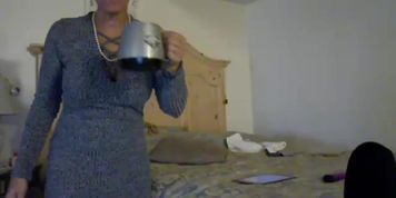 MILF blond web