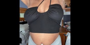 Wh0snia sexy crop top try on
