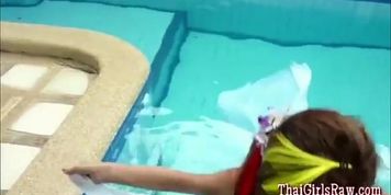 Beautiful Thai girl loves to tease