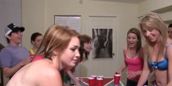 Partying college amateurs love cockriding