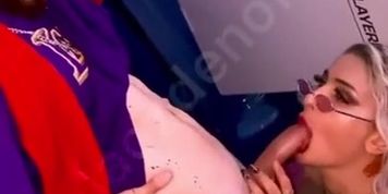Turkish Public Amateur Fames Girl Damla Ozden