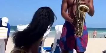 Rubi Rose dancing and twerking