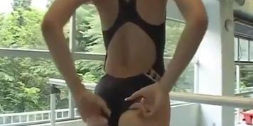 [LT15] Japanese Swimsuit Girl Playing In Pool Soft