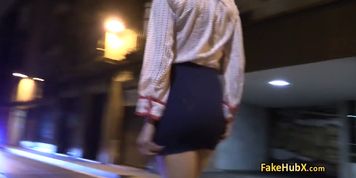 Gal seduced cop to fuck her