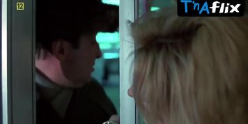 Hanna Balinska Butt Scene  in Brunet In The Evening