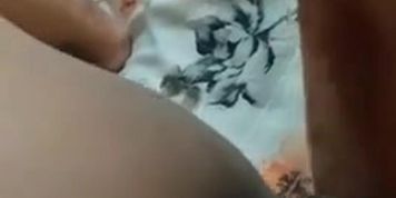 minha puta se deliciando com seu brinquedo.