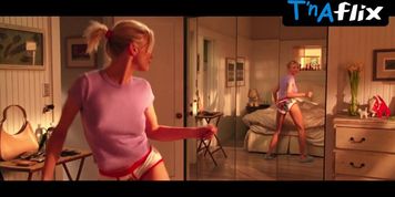 Cameron Diaz Underwear Scene  in Charlie'S Angels (Delivery Man)