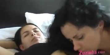 ABSOLUTE FIRST TIME lesbo beginners opinion - video