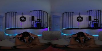 PURITYVR At the disco with Priscilla Salerno