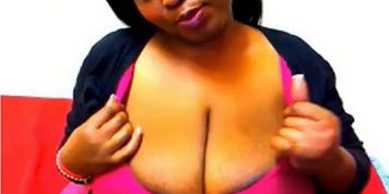 Ebony webcam Busty Cutie