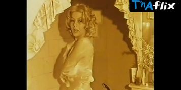 Mary Moshoviti Bush Scene  in To Nisi Tis Amartias