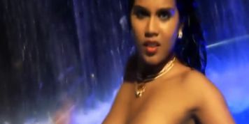 Sexy Bollywood MILF