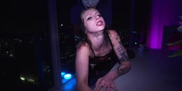 Hannah Quinn &ndash; It Likes To Do Creepy Things To Hot Girls All Nite