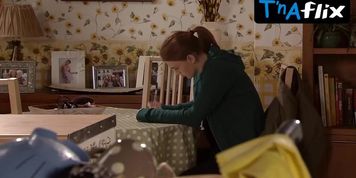 Amy James-Kelly Lesbian Scene  in Coronation Street