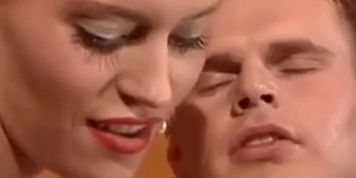 Anja Juliette Laval Superheisse Stern Revue - Pornofilme 307