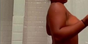 Ebony twerk ad