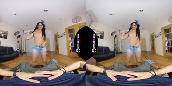 Gabby Bella big ass 20yo babe Virtual 3D Lapdance