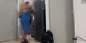 Amateur blonde wife seduces repairman with huge ass - homemade fantasy