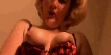 Masturbatian Blondie