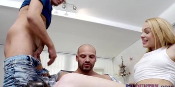 Bisex dude fucks babes ass