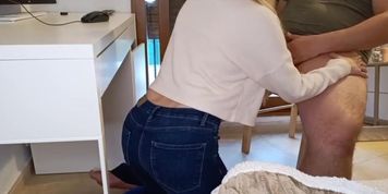 Blonde Teen Distracts Gamer With Her Ass - He Chooses Her Over Fortnite!