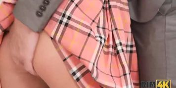 RIM4K. Coquettish wife knows how to calm down her angry husband