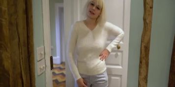 blonde joi