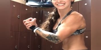 Female muscles (onlyfans com/tuffstuff)
