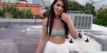 Amateur student sucks big cock outdoor