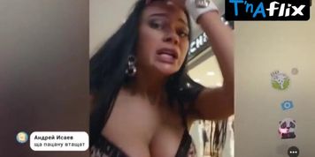Yana Koshkina Breasts Scene  in Smeshnoye Vremya