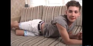 Hot amateur handjob and cumshot