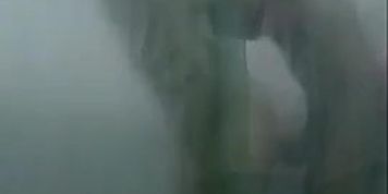 Novinha gostosa gemendo e gozando dando o cusinho no banheiro